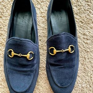 GUCCI Jordaan Black Velvet Loeafers